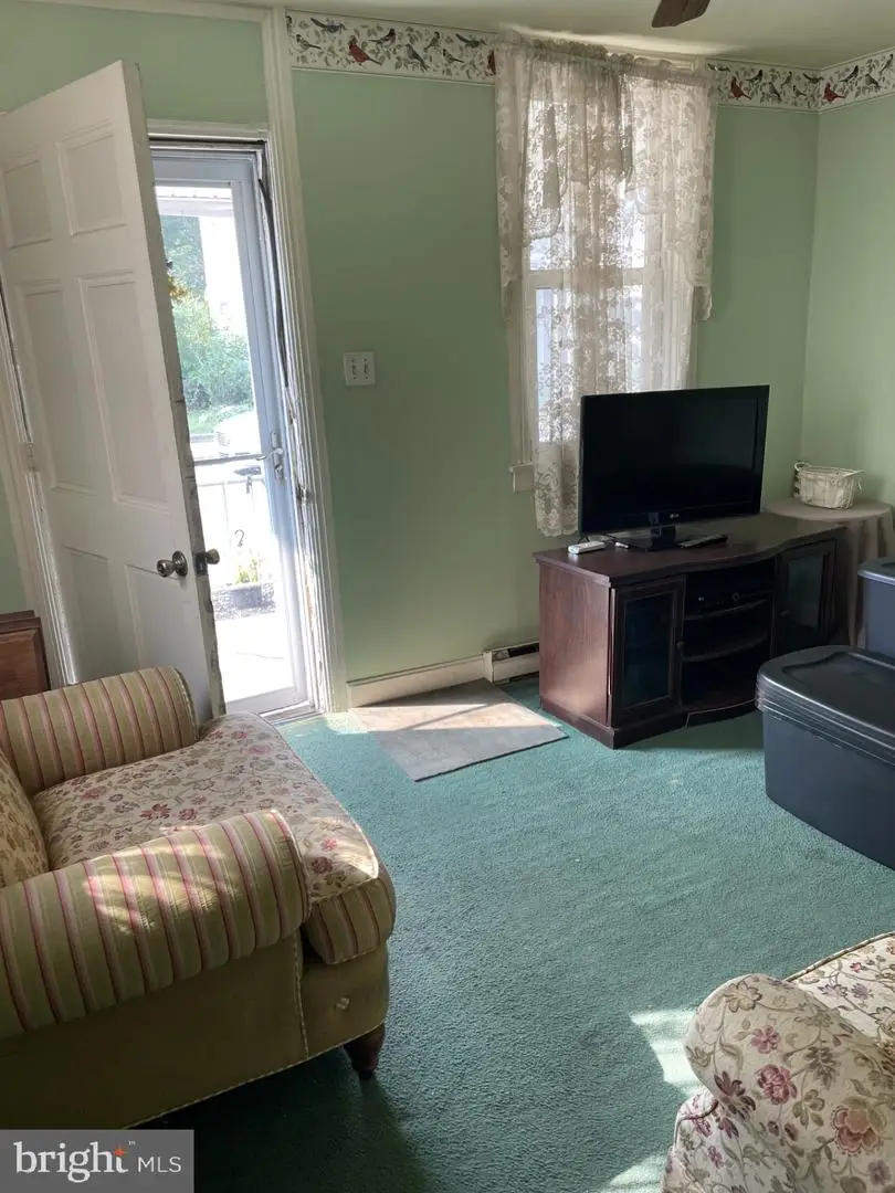 304 W 2nd St, Hummelstown, PA 17036 - #3