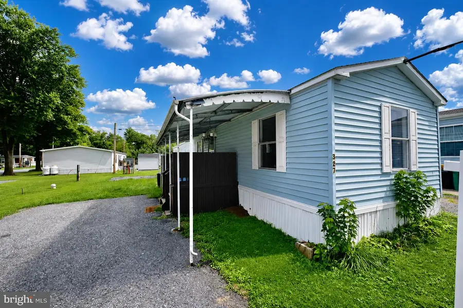 327 Caravan Ct, Middletown, PA 17057 - #2