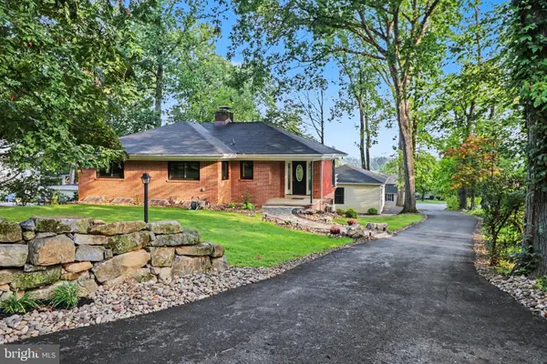 95 S Hills Dr Dr, HERSHEY, PA 17033