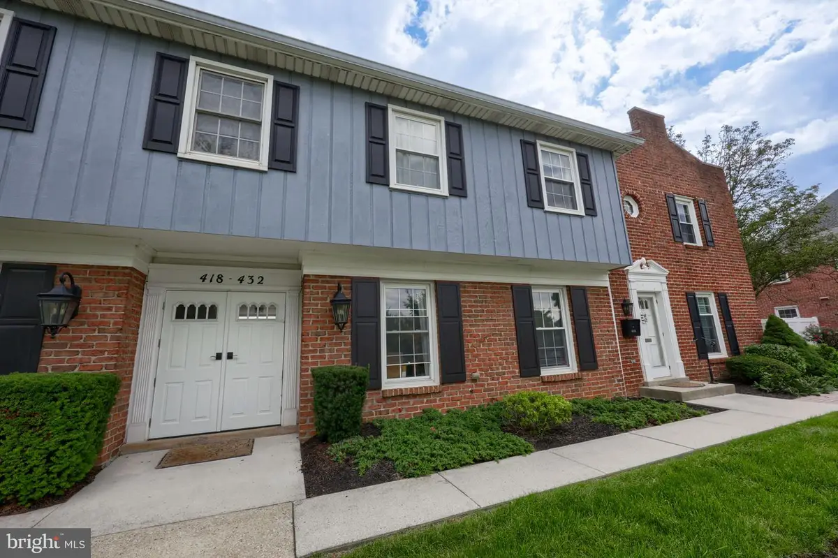 430 W Chocolate Ave, Hershey, PA 17033 - #1