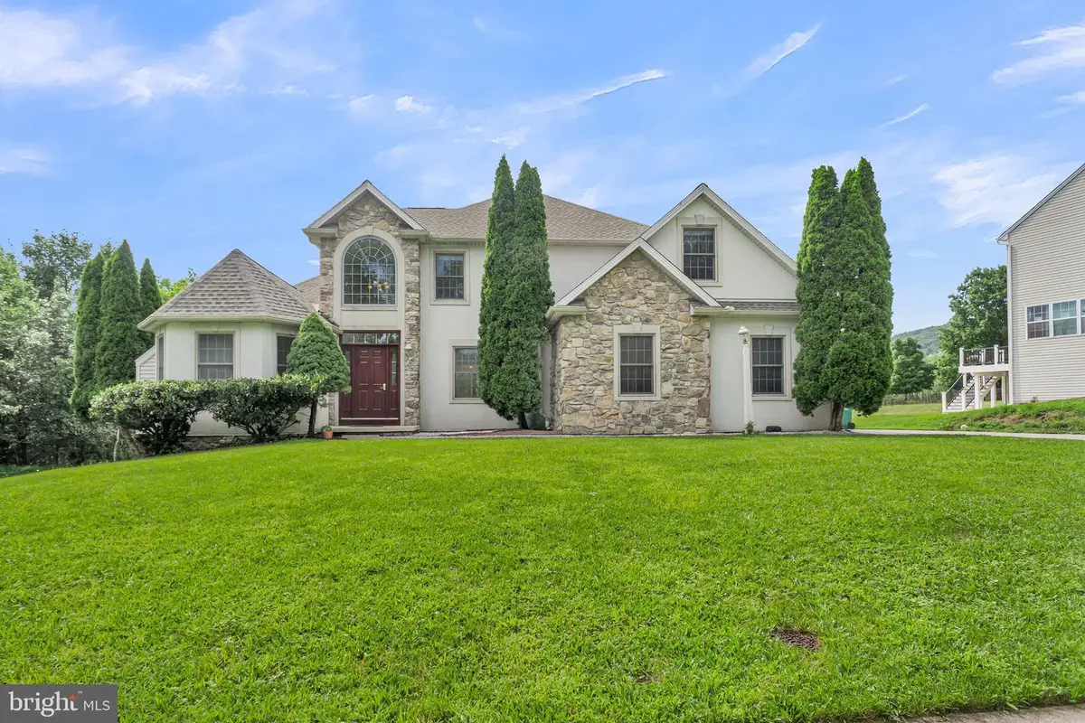 2292 Forest Ln, Harrisburg, PA 17112 - #1