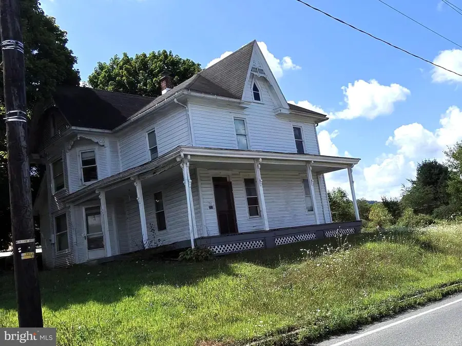 255 W Market St, Pillow, PA 17080 - #2