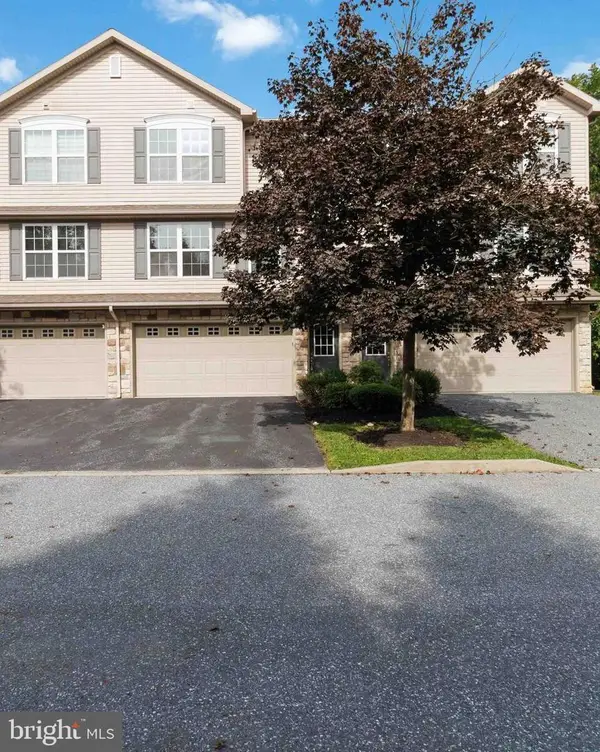 9089 Joyce Ln, HUMMELSTOWN, PA 17036