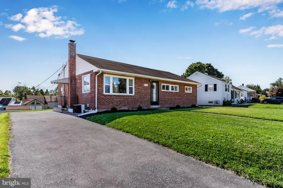 5223 Crestwood Dr, Harrisburg, PA 17109 - #3