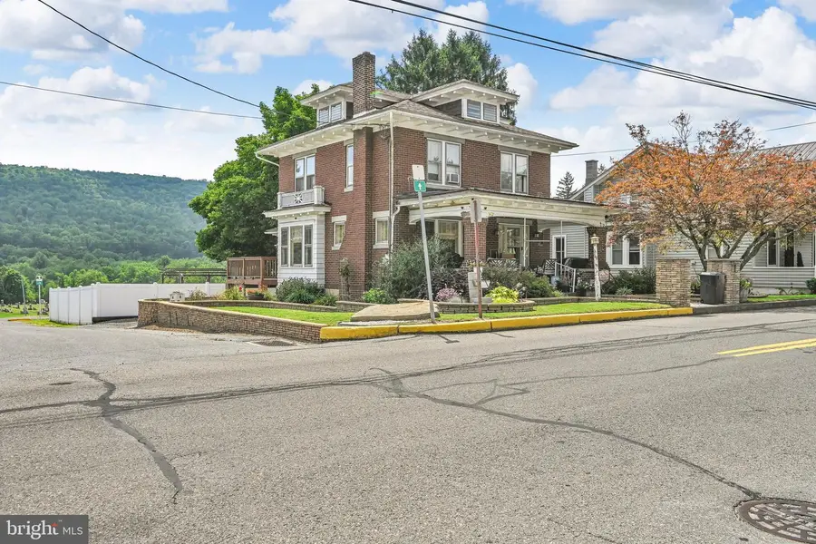 623 Pottsville St, Lykens, PA 17048 - #2