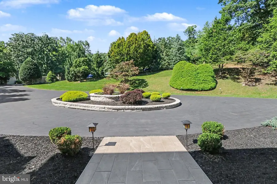 2390 Forest Hills Dr, Harrisburg, PA 17112 - #3