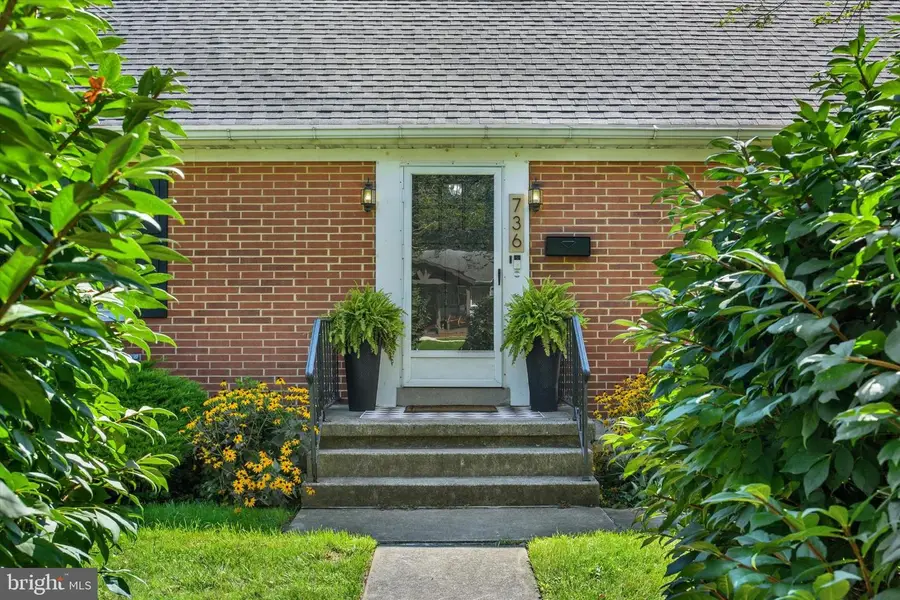 736 Adelia St, Middletown, PA 17057 - #2