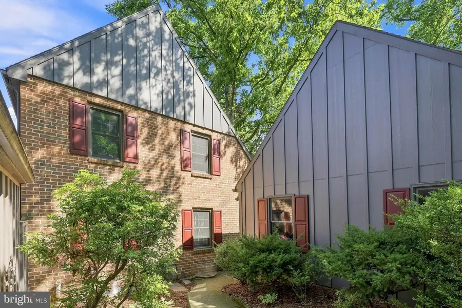 1203 Limerick Ct, Hummelstown, PA 17036 - #2