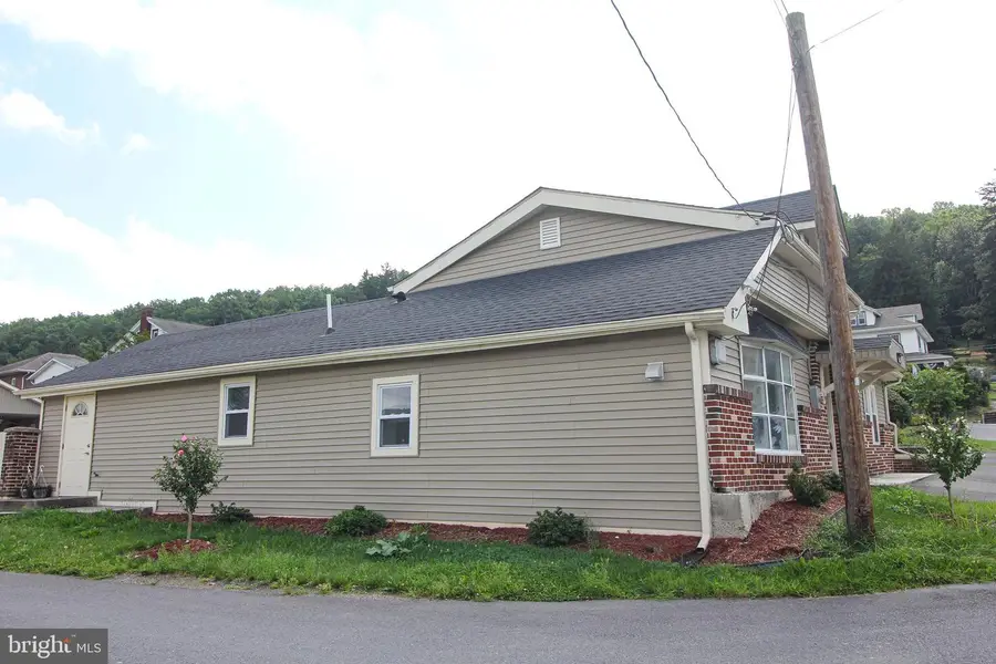 419 Chestnut St, Lykens, PA 17048 - #2