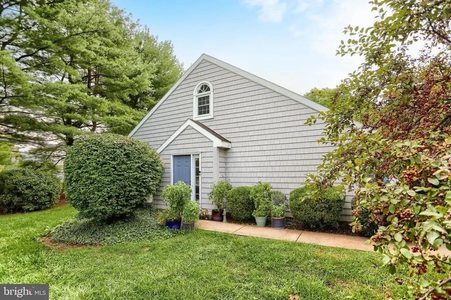 268 Crescent Dr, Hershey, PA 17033 - #2