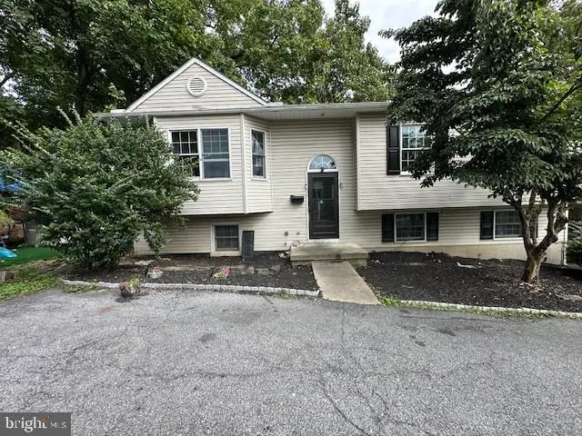 242 Elm St, Steelton, PA 17113 - #1