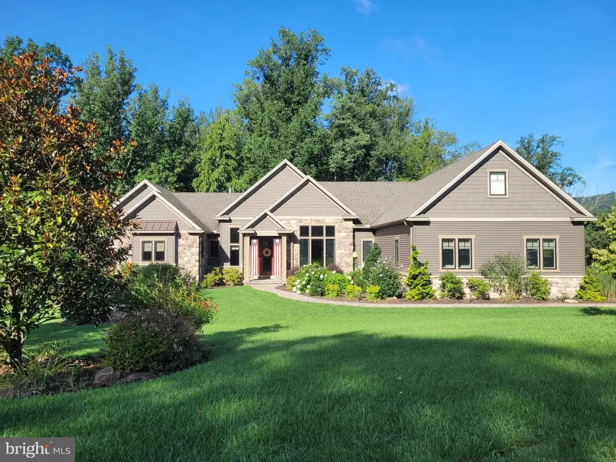 3220 Sutton Dr, Harrisburg, PA 17112 - #1