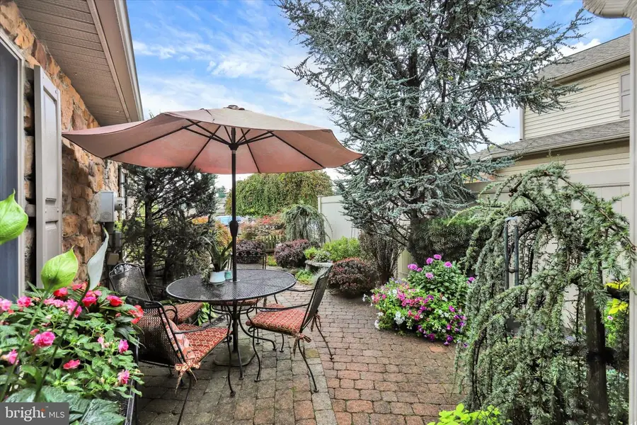 547 Farmhouse Ln, Hummelstown, PA 17036 - #2