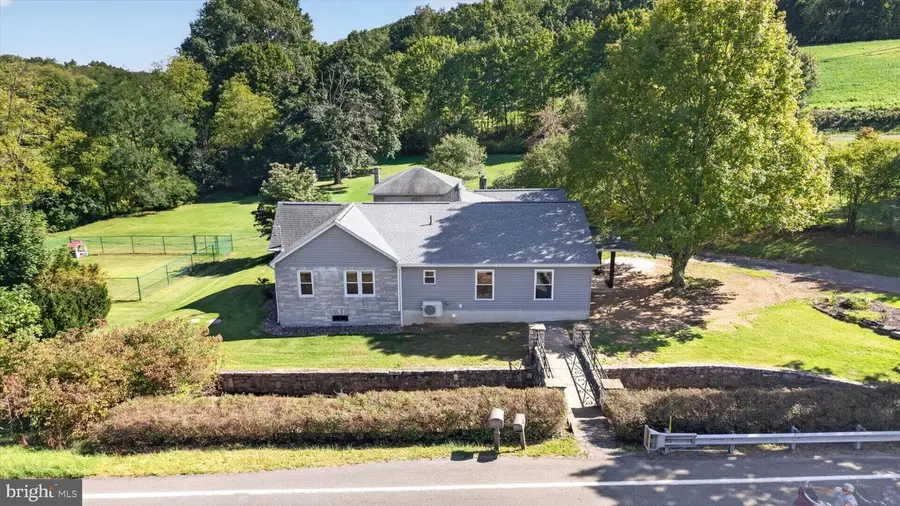 2245 Armstrong Valley Rd, Halifax, PA 17032 - #3