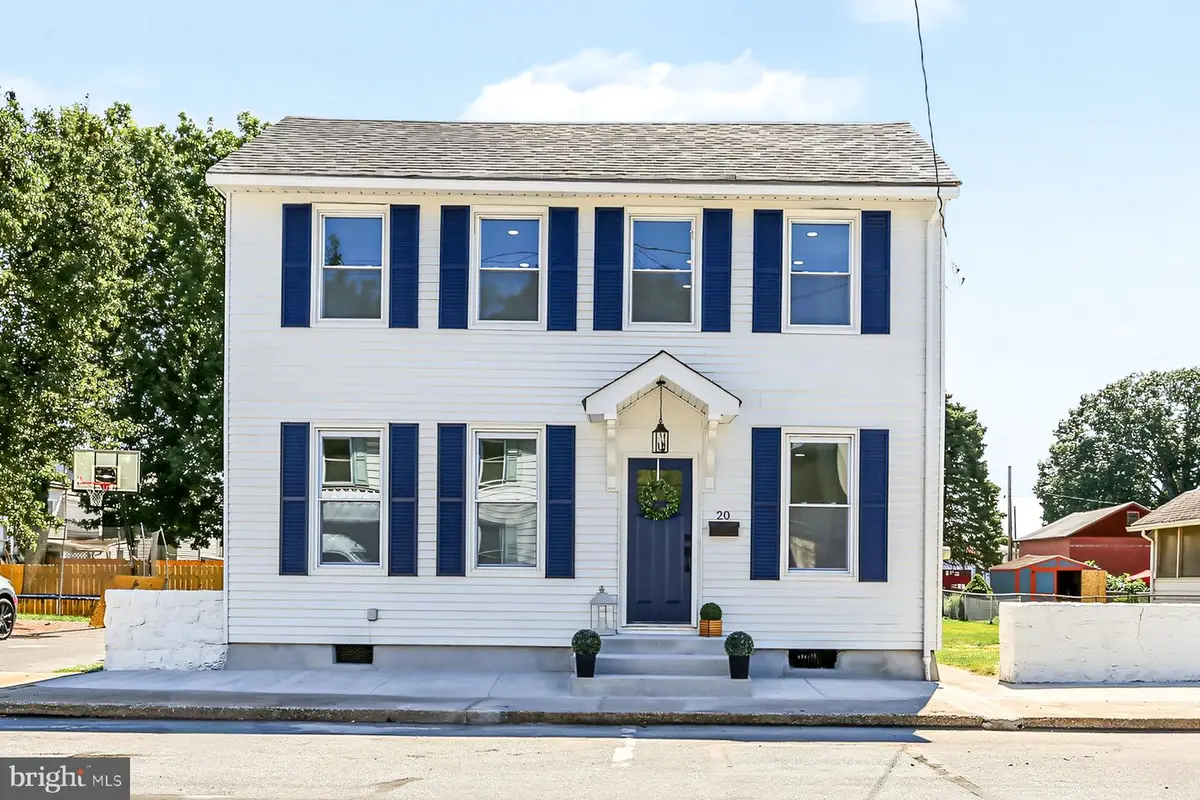 20 W Water St, Middletown, PA 17057 - #1