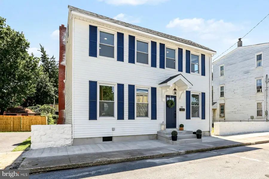 20 W Water St, Middletown, PA 17057 - #3