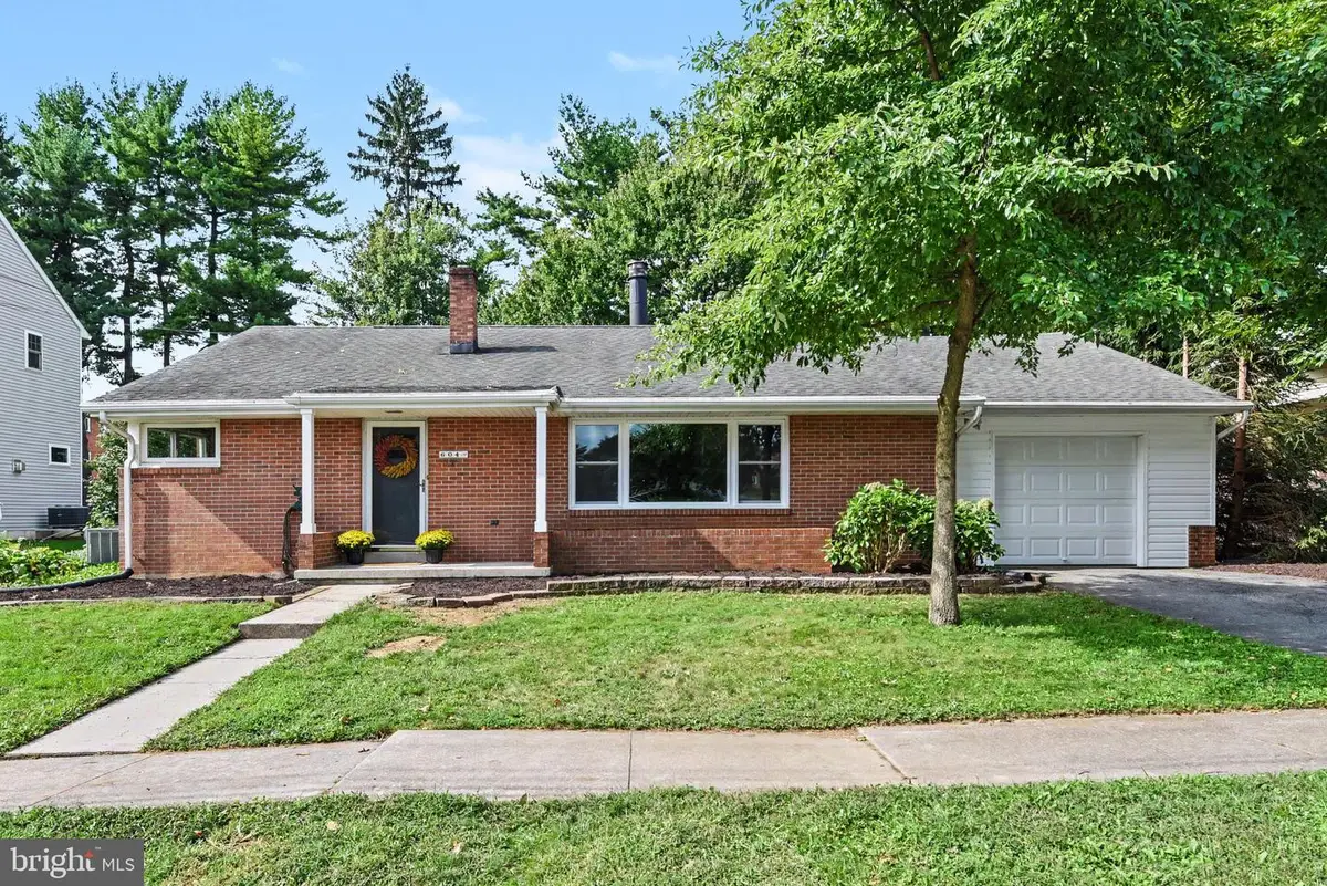604 Hillcrest Rd, Hershey, PA 17033 - #1