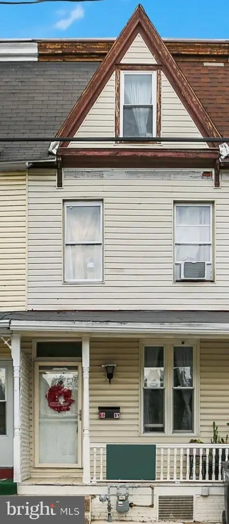 2031 Logan St, Harrisburg, PA 17102 - #1