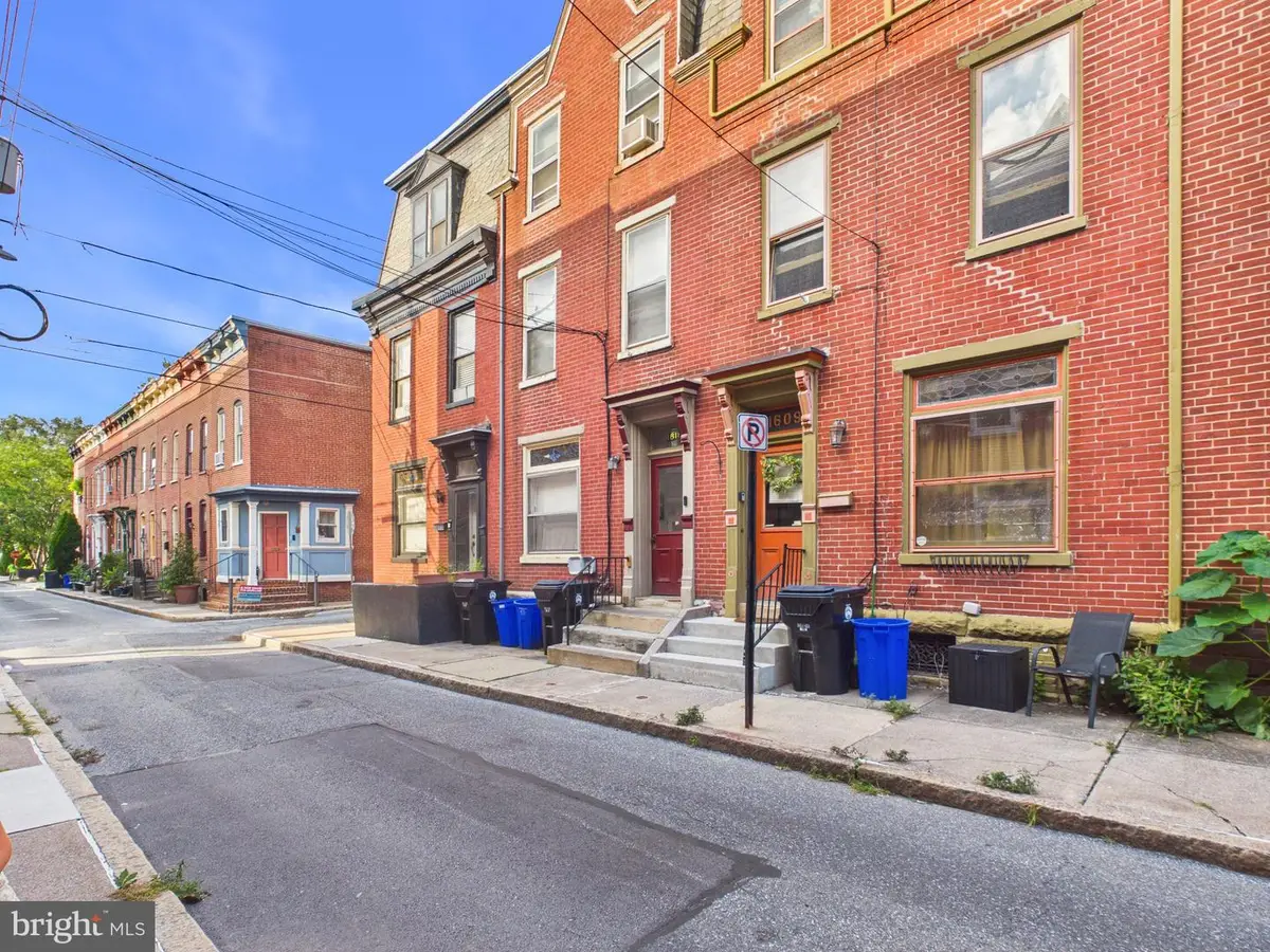 1611 Susquehanna St, Harrisburg, PA 17102 - #1