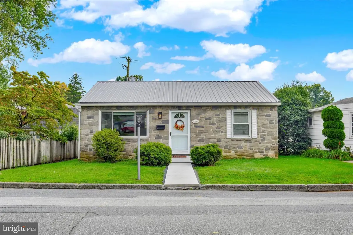 4705 Lancaster St, Harrisburg, PA 17111 - #1