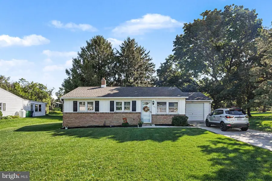 1141 Fairmont Dr, Harrisburg, PA 17112 - #2