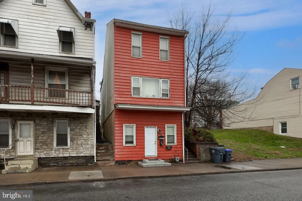 517 N Front St, Steelton, PA 17113 - #1