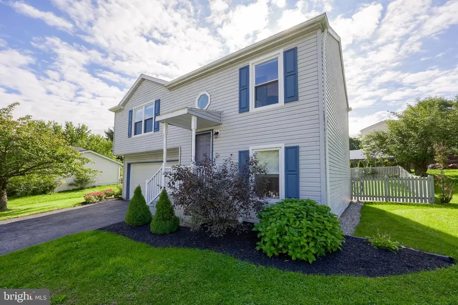8851 Presidents Dr, Hummelstown, PA 17036 - #3