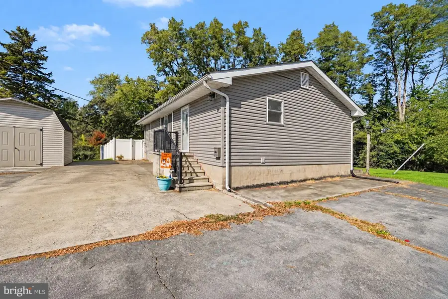 2060 S 3rd Ave, Steelton, PA 17113 - #2