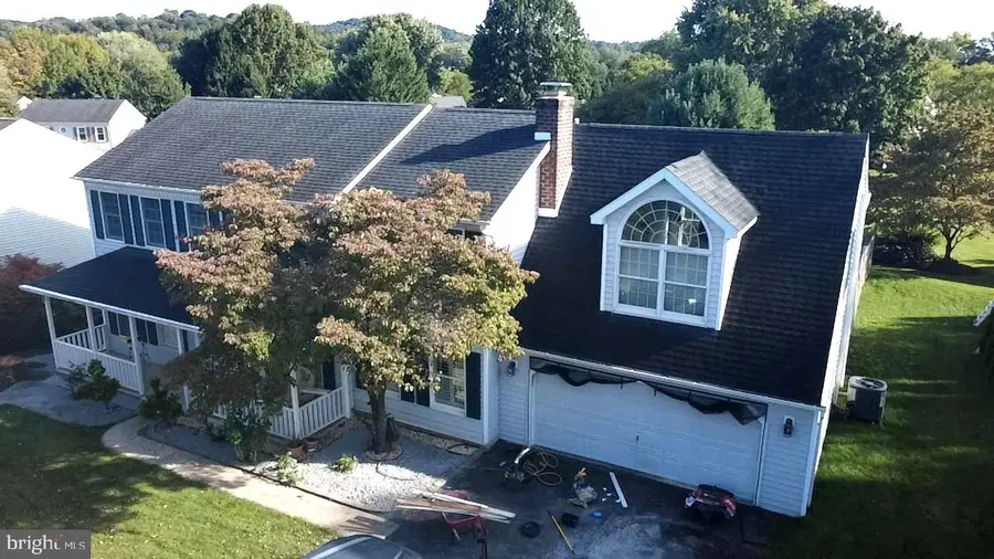 2072 Southpoint Dr, Hummelstown, PA 17036 - #2