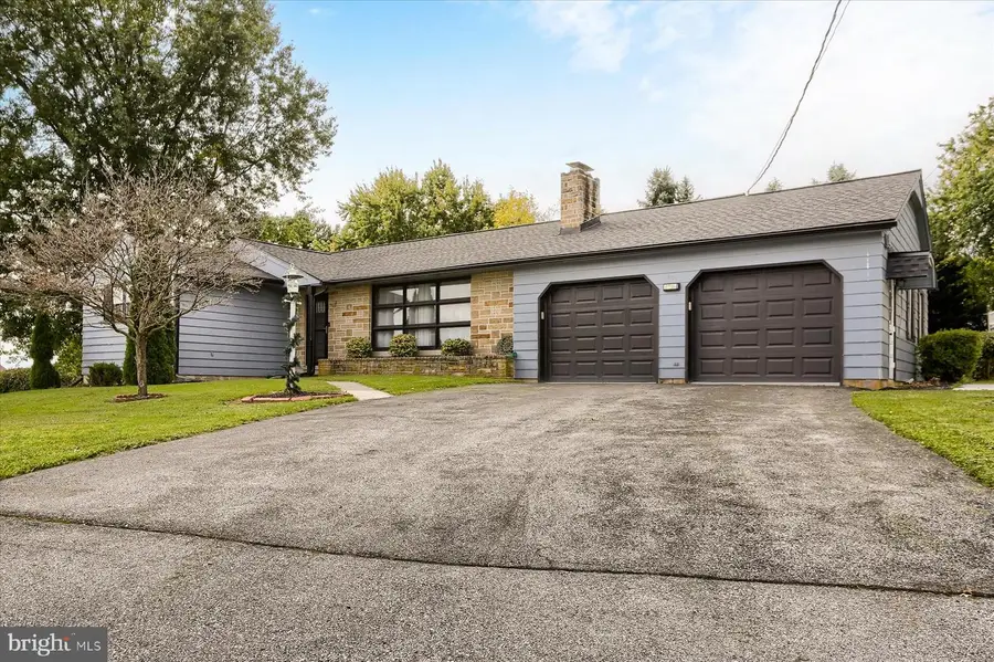 621 Hoffman Dr, Harrisburg, PA 17111 - #2