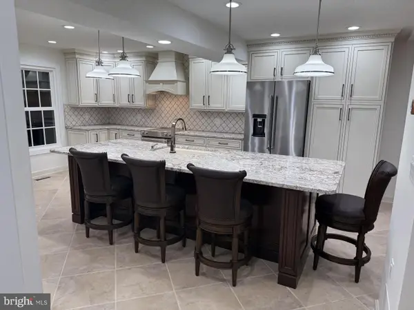 477 W Caracas Ave, HERSHEY, PA 17033