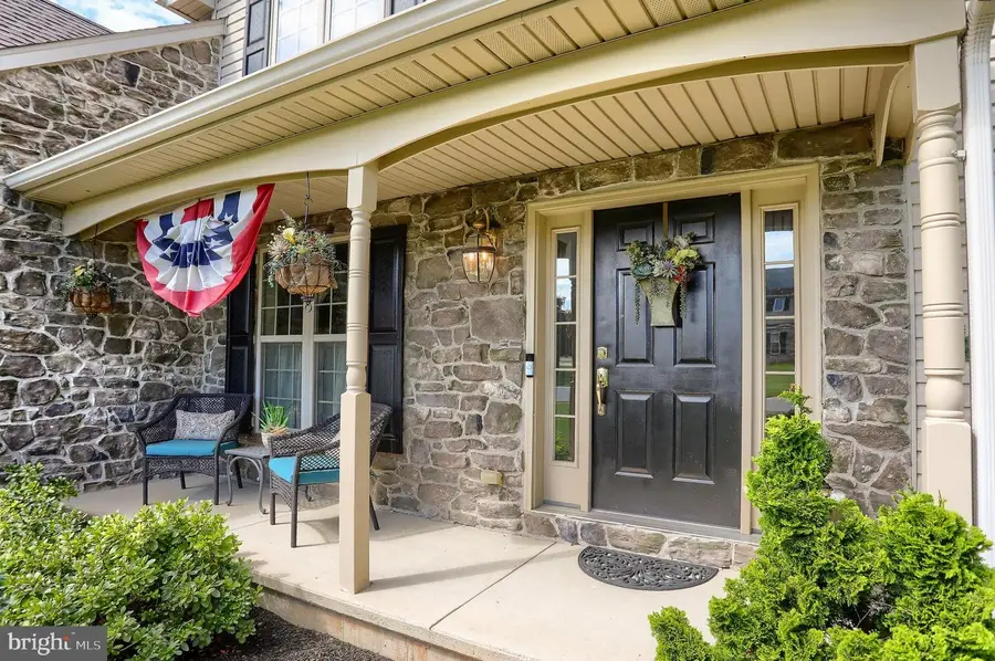 1041 Castle Maine Ct, Elizabethtown, PA 17022 - #2