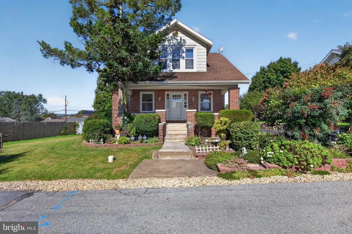4808 Orchard St, Harrisburg, PA 17109 - #1