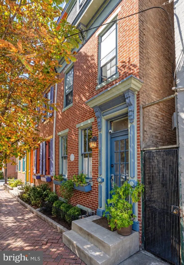 272 Cumberland St, Harrisburg, PA 17102 - #1