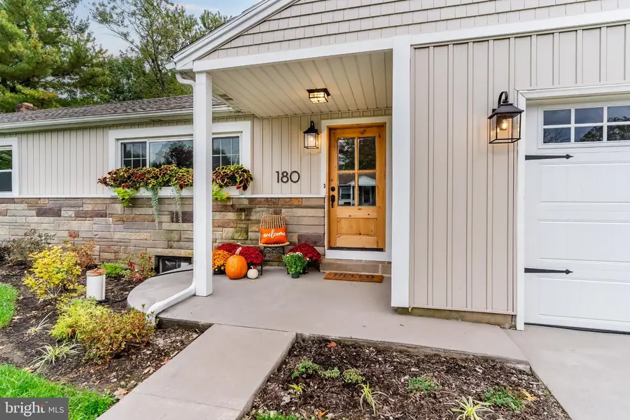 180 W Caren Dr, Grantville, PA 17028 - #3