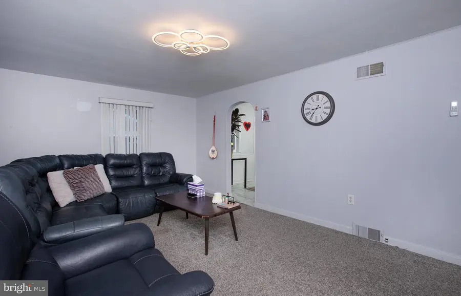 118 Wayne Dr, Harrisburg, PA 17112 - #2