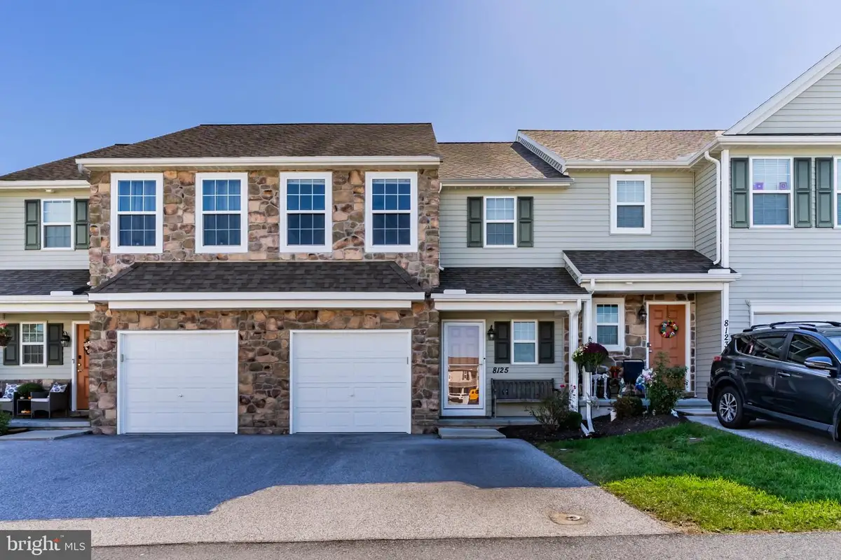 8125 Lenker Dr, Harrisburg, PA 17112 - #1