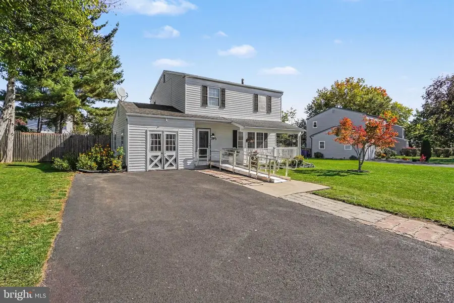 293 Sweetbriar Dr, Harrisburg, PA 17111 - #2