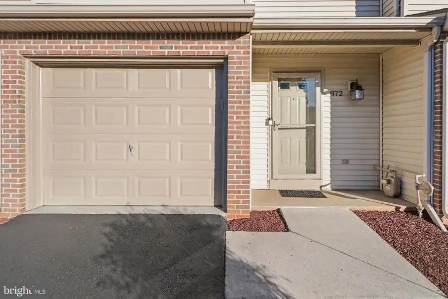 872 Woodridge Dr, Middletown, PA 17057 - #2