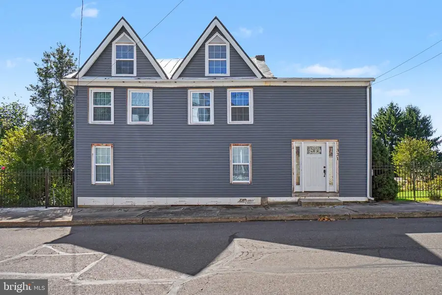 321 Pottsville St, Lykens, PA 17048 - #2