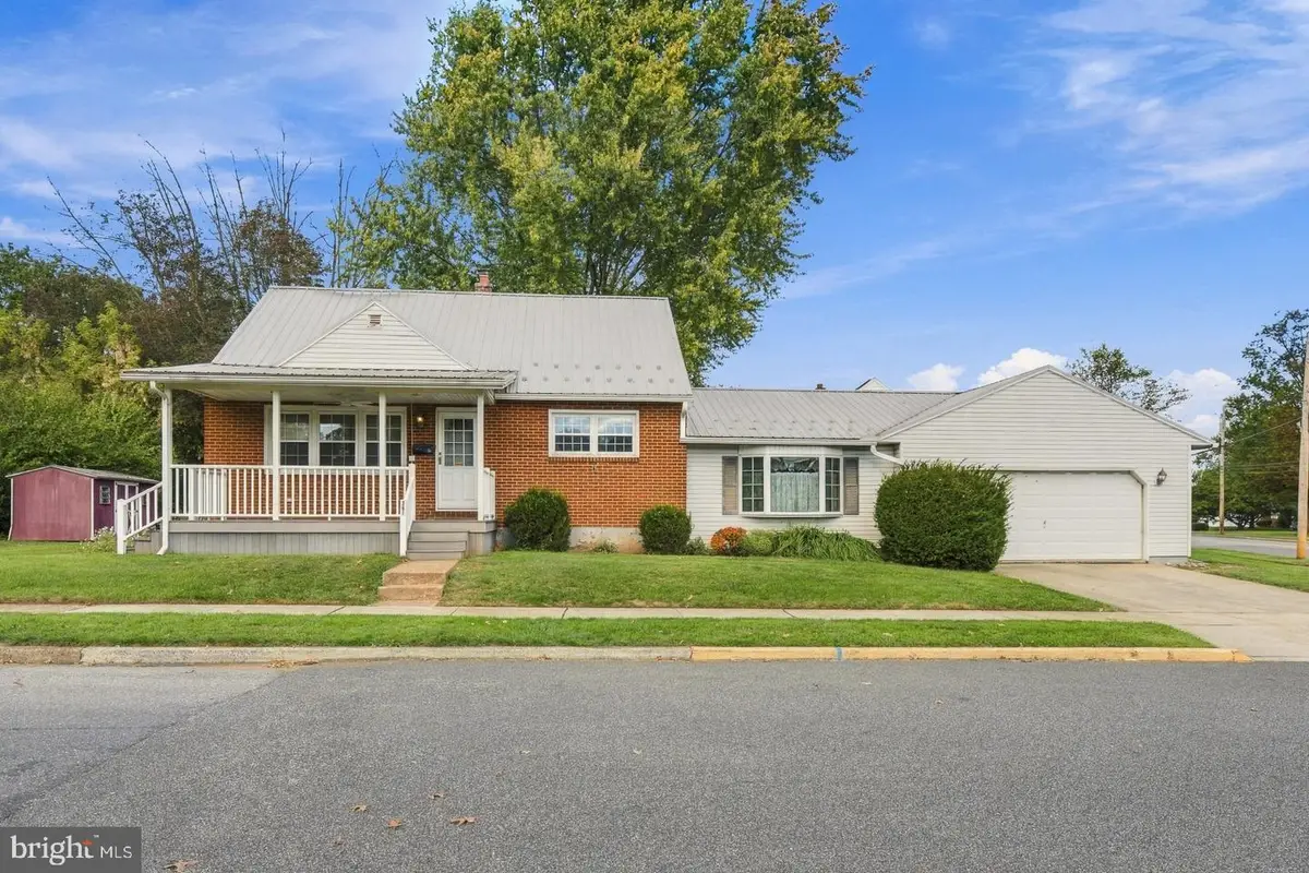361 E Roosevelt Ave, Middletown, PA 17057 - #1