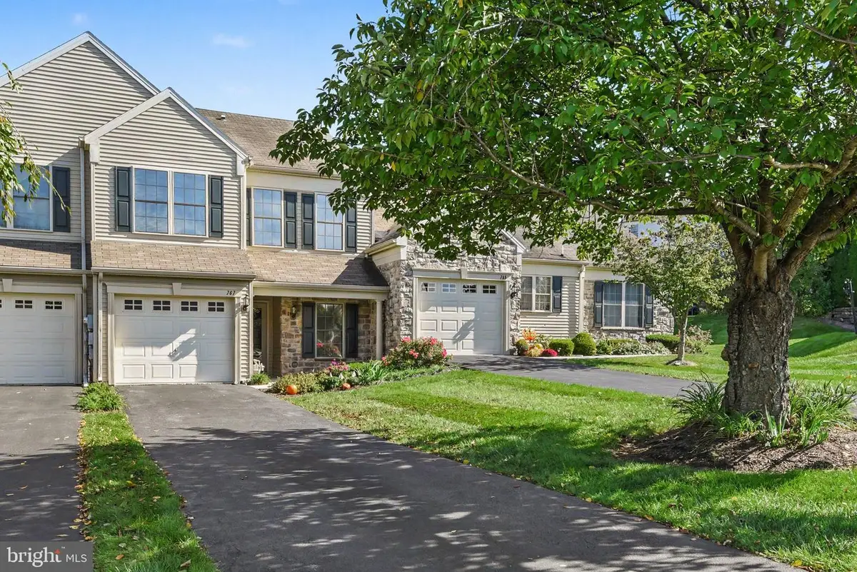 767 Creekside Dr, Hummelstown, PA 17036 - #1