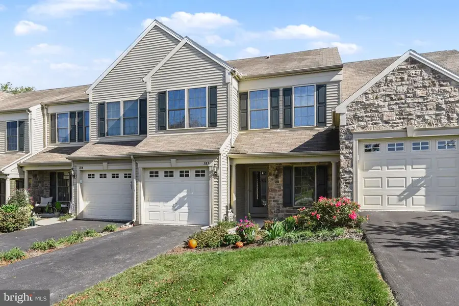 767 Creekside Dr, Hummelstown, PA 17036 - #2