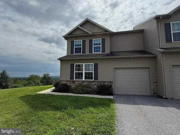 8464 Hamilton St, HUMMELSTOWN, PA 17036