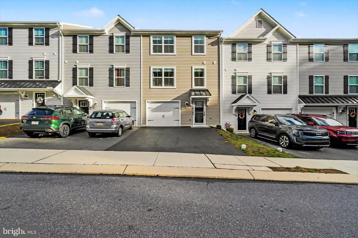 8166 Haley Ct, Harrisburg, PA 17112 - #1