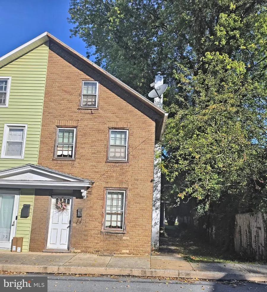 290 W 2nd St, Hummelstown, PA 17036 - #2