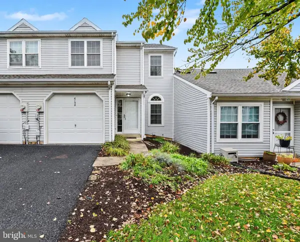 6154 Spring Knoll Dr, HARRISBURG, PA 17111