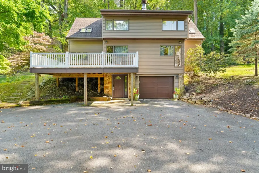 1426 Spring Hill Dr, Hummelstown, PA 17036 - #2