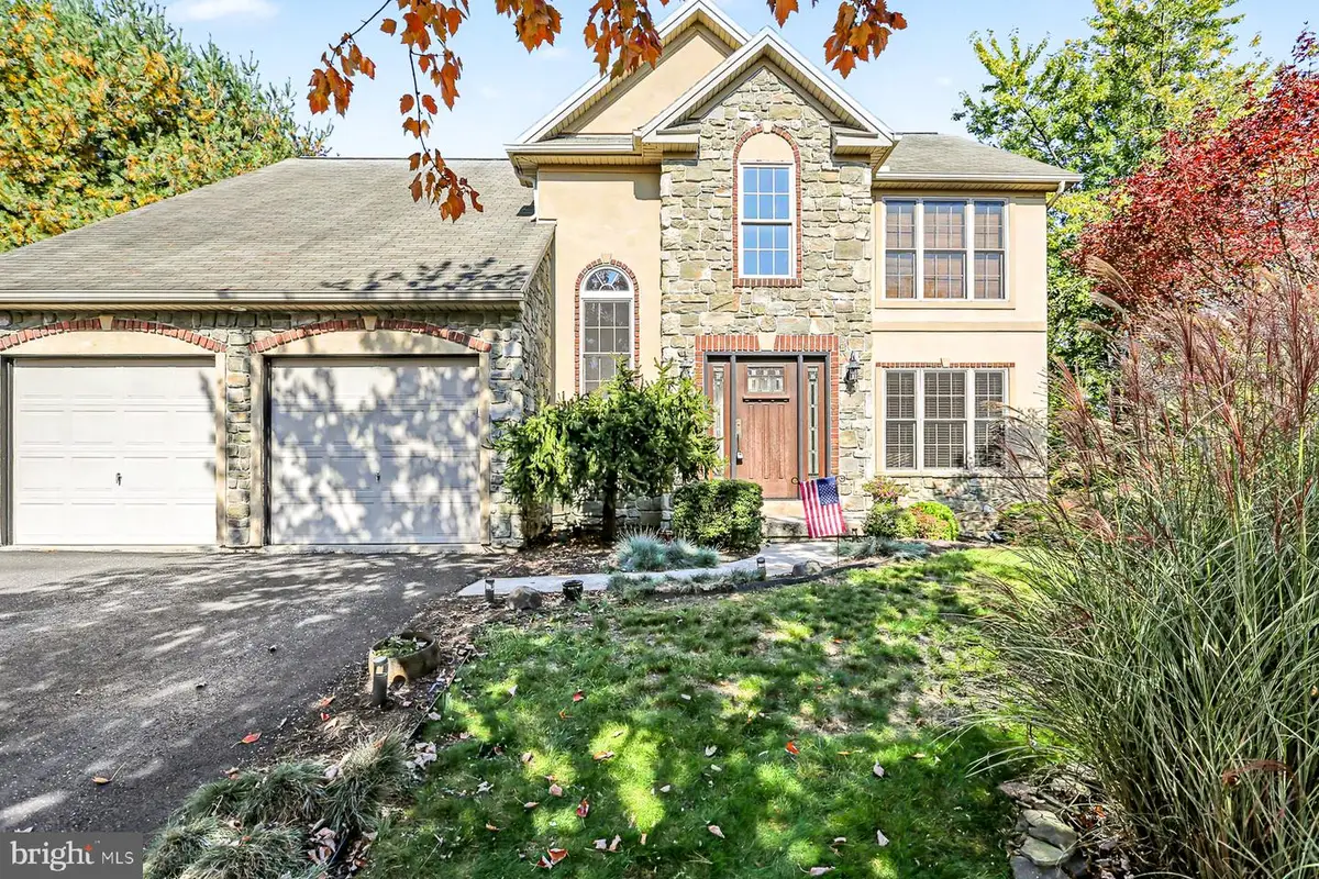 330 Hunter Path Rd, Hummelstown, PA 17036 - #1