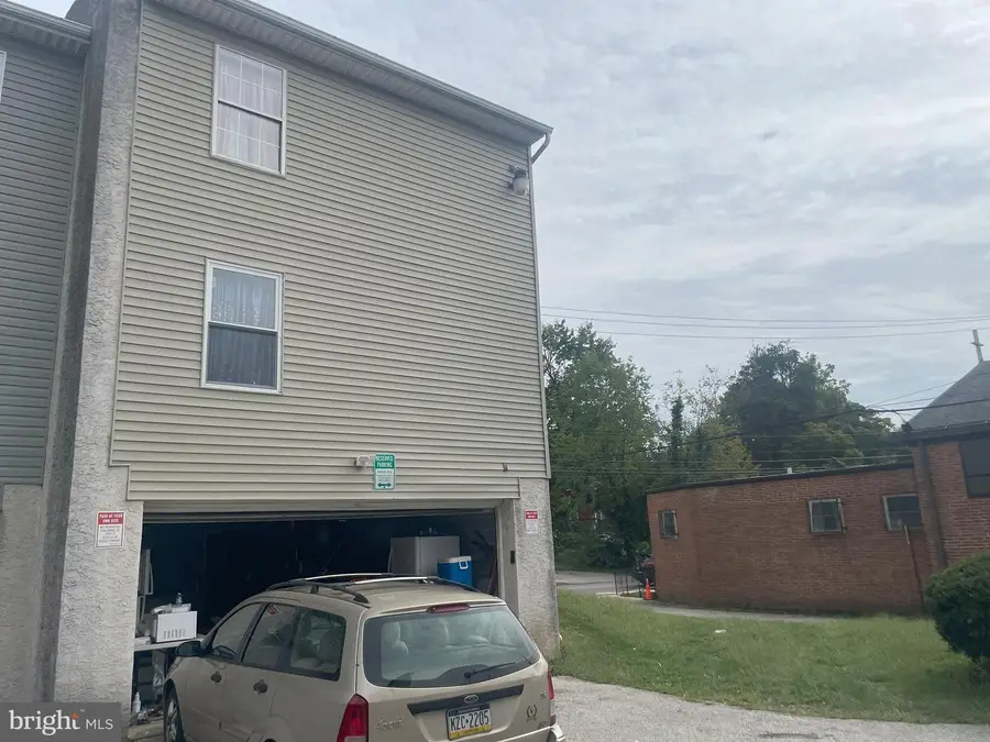 32 N Wycombe Ave, Lansdowne, PA 19050 - Image #2